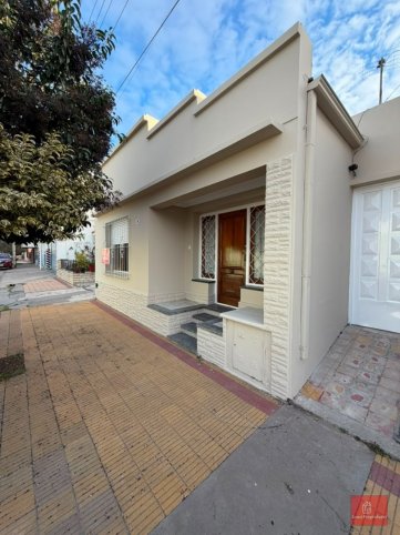 Casa en Venta Ituzaingo 1474, 153m², 2 dorm, 1 baño, garage