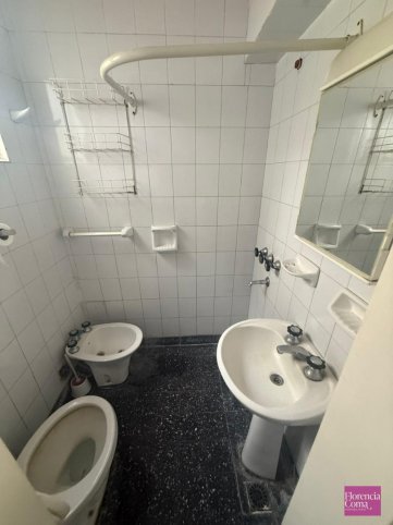 Casa en PH dos dormitorios con cochera — 25 de mayo 117