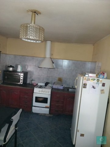 Casa 2 dorm, 129m² con patio y entrada de auto