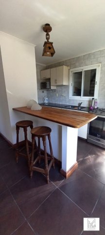 Casa en Alquiler 2 Dormitorios con Jardin — Av. Estrada 698