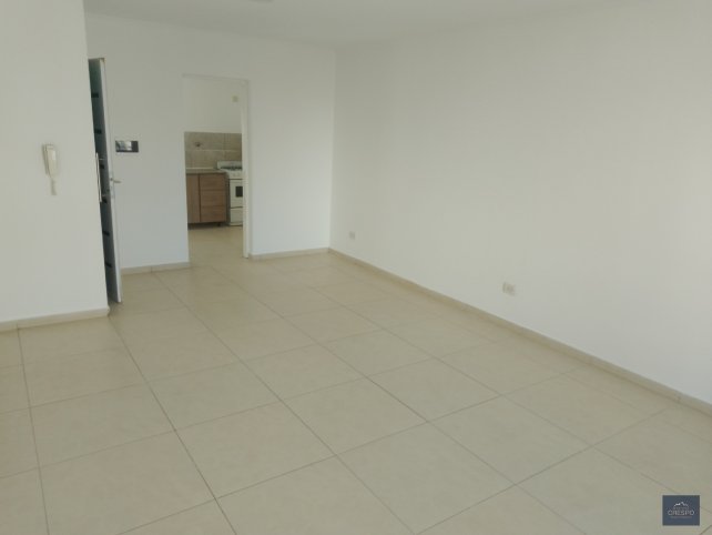 Depto 3 amb, balcón y coch. com. en Garibaldi y Roca