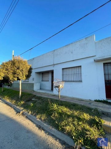 Casa 2 dorm, 60m² a refaccionar — Ugalde