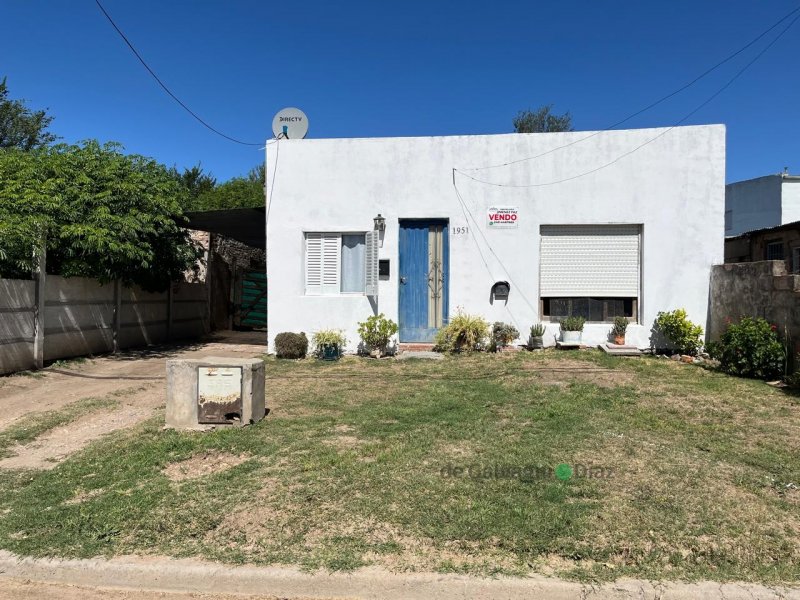 Casa 2 dorm, 75m² en lote de 10x50 — Nigro 1951