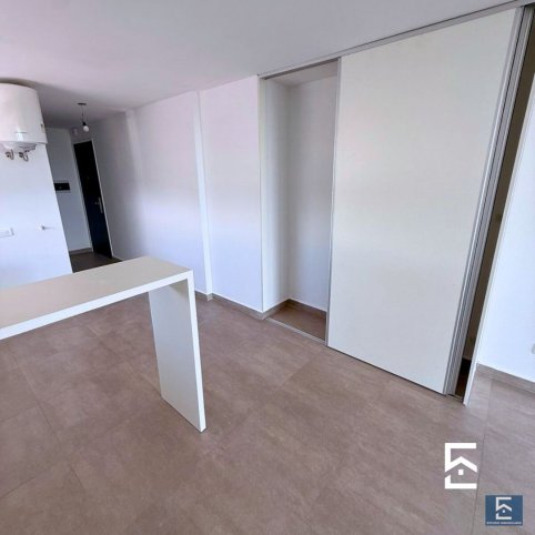 Monoambiente en venta, Av. España 300