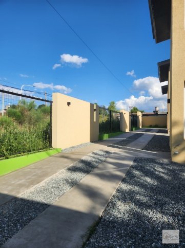 Depto 1 dorm, 50m² en Malvinas 1585, con patio y cochera