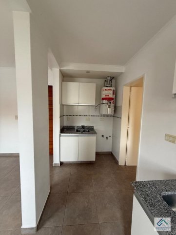 Depto 1 dorm, 45m² en primer piso — Constitución