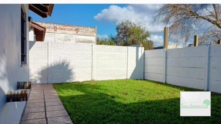 Casa en Alquiler 2 dorm, 70m² con patio — Zona Terminal