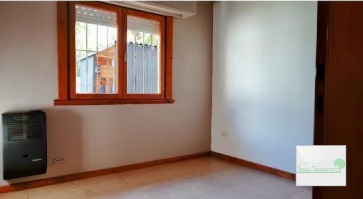 Casa en Alquiler 2 dorm, 70m² con patio — Zona Terminal