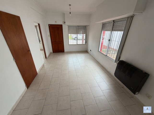 Casa 2 dorm, 65m² en 1º Junta