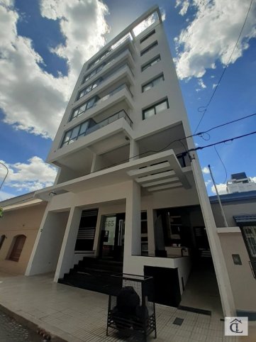 Depto 2 dorm, 60m² en Chacabuco 565 con cochera — Segundo piso
