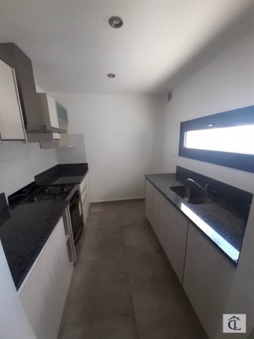 Depto 2 dorm, 60m² en Chacabuco 565 con cochera — Segundo piso