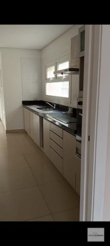 Depto 2 dorm, 80m² con cochera — Rivadavia