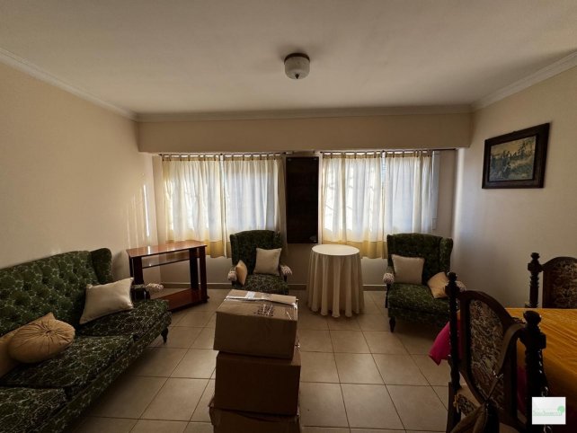 Depto 2 dorm, 70m² amueblado en Garibaldi — Semicéntrico