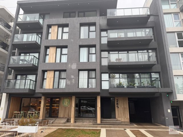 Depto 1 dorm, 60m² con cochera — Av Brasil