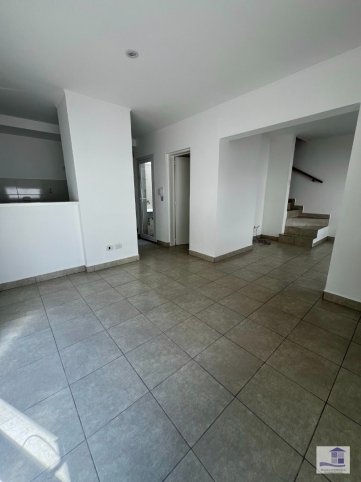 Depto 2 dorm, 80m² en alquiler — Artigas al 400