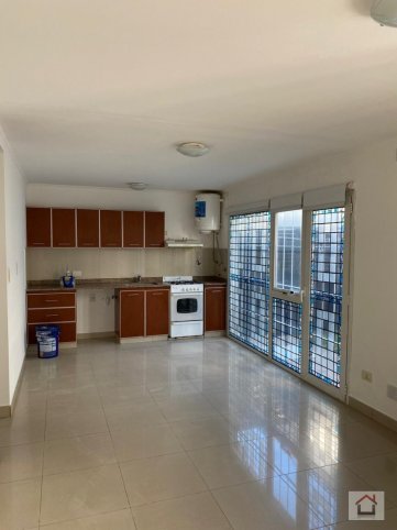 Depto 2 dorm, 60m² en planta baja con cochera