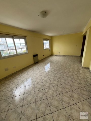 Depto 3 dorm, 60m² en 4to piso — Alem 566