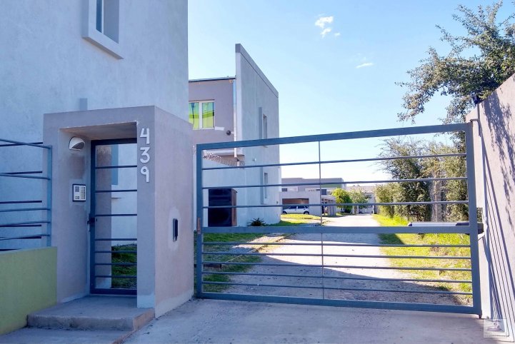 Depto 2 dorm, 70m² en Artigas 400 con cochera