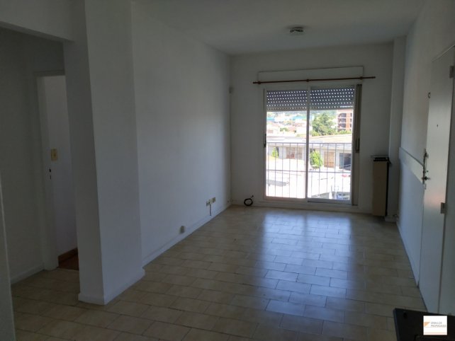Depto 2 dorm, 45m² en 4° piso — Yrigoyen