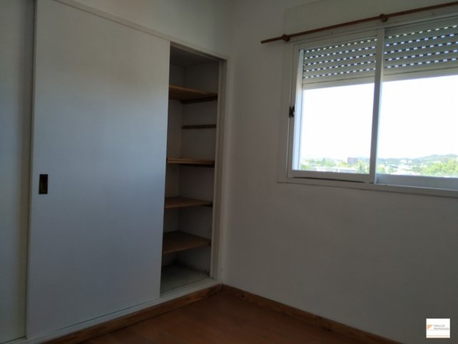 Depto 2 dorm, 45m² en 4° piso — Yrigoyen