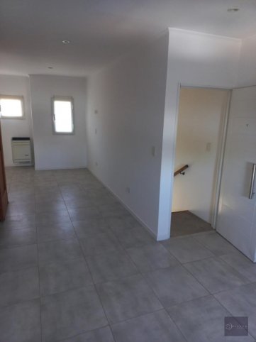 Depto 1 dorm, 45m² en primer piso sin cochera