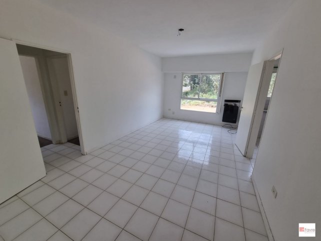 Depto 2 dorm, 60m² en 2° piso con cochera — FUGL 1357