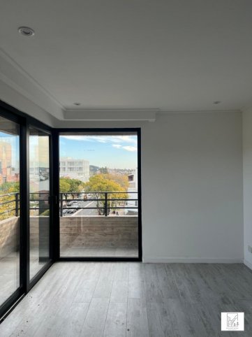 Depto 1 dorm, 45m² con cochera — Av. Avellaneda