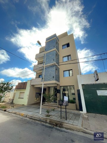 Depto 1 dorm, 50m² con ascensor — Alberdi