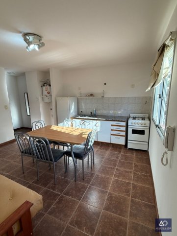 Depto 1 dorm, 45m² amoblado en semicentro — Alberdi