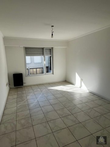 Depto 1 dorm, 45m² en primer piso — 14 de Julio