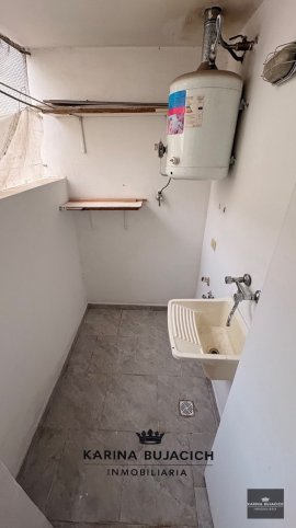 Depto en Alquiler 1 dorm, 1 baño, 1 garage, URIBURU 549