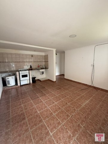 Depto 1 dorm, planta baja, 1 baño — Rivadavia al 700
