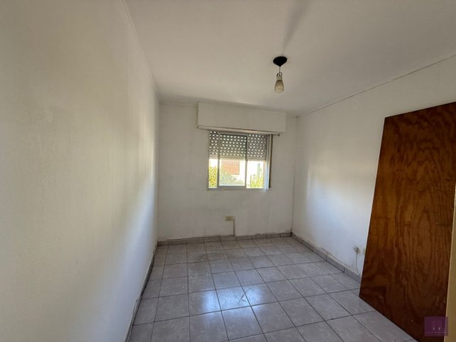 Depto 1 dorm con 2 baños — Ituzaingo 671