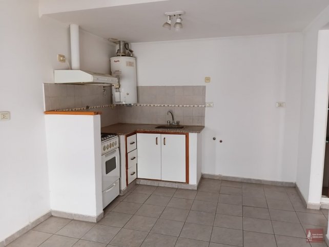 Depto en Alquiler 35m² en Pinto 974, con estacionamiento