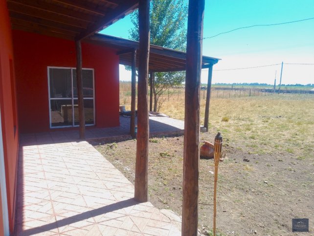 Casa quinta de 4 dorm. por Base Aérea a estrenar