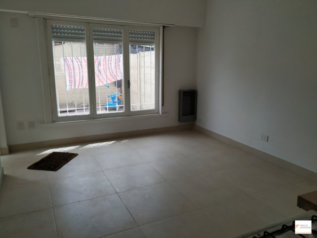 Depto 1 dorm, 35m² en planta baja — Santos Vega