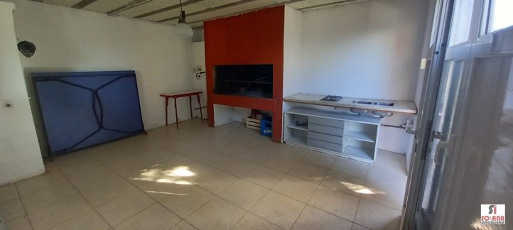 Casa en Alquiler 3 dorm, 135m² con garage y parrilla — Av. Estrada