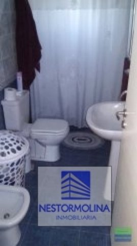 Casa en Alquiler de Dos Dormitorios con Quincho — BARIFI 350