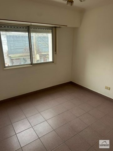 DEPARTAMENTO DE DOS DORMITORIO UBICADO EN SAN MARTIN 265 AL FRENTE