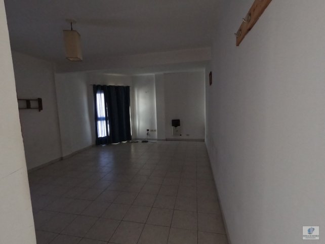 Depto monoambiente 26m² al frente en edificio céntrico