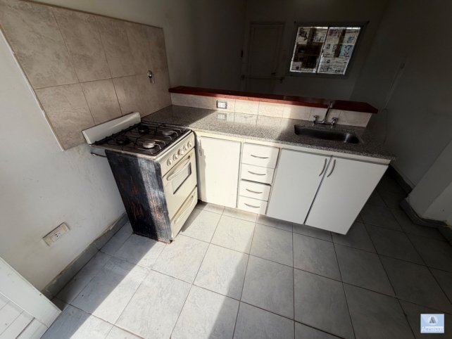 Depto en Alquiler 1 dorm, 1 baño — Caseros al 1700