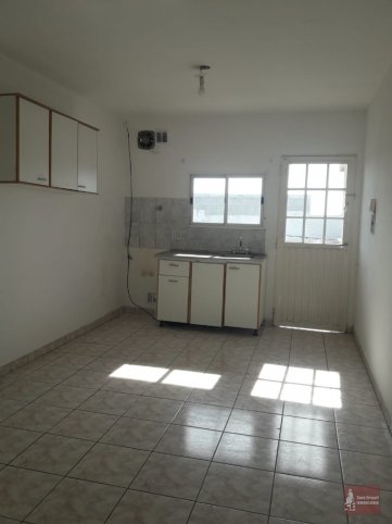 Depto 1 dorm, 45m² en 2do piso con cochera — San Lorenzo