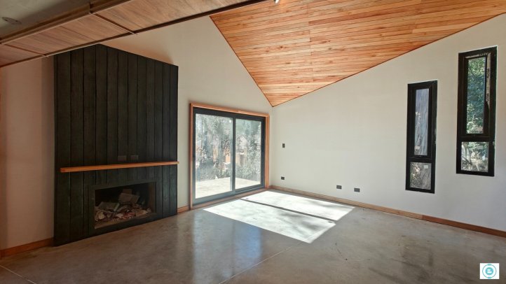 Casa de diseño a estrenar en Barrio Uncas