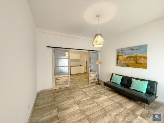 Casa 3 habitaciones con jardín y garage — Villa Italia