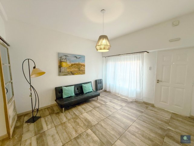 Casa 3 habitaciones con jardín y garage — Villa Italia