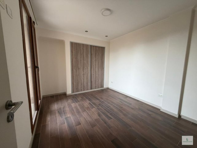 Departamento de una habitación en primer piso con balcón
