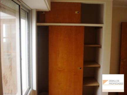 Depto en planta baja, 45m², 1 dorm, 1 baño, cochera, muy luminoso