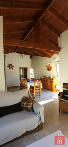 Casa en ENTRE RIOS N°: 1650, 3 dorm, 178m² con pileta y garage