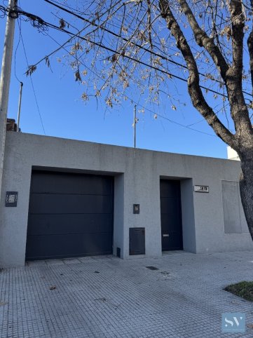 Casa en planta baja con pileta, quincho y parrilla — Fuerte Independencia 35