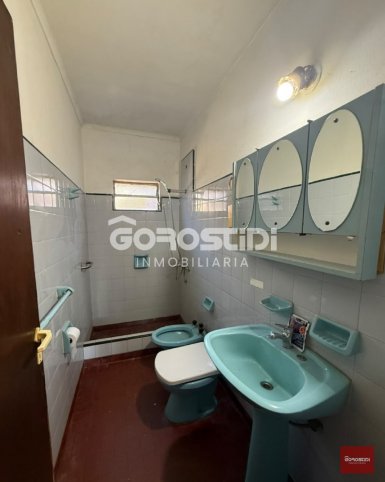 Casa en venta Chienno esq Misiones, 2 dorm, 1 baño, entrada de auto